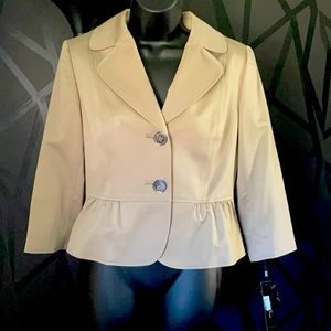 Beautiful 2-piece TAHARI suit - size 6p